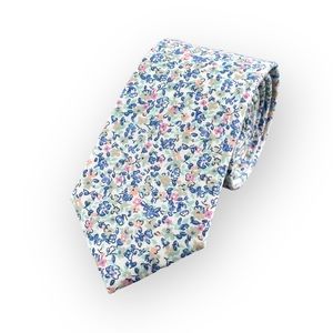 Men’s White Ditsy Coastal Floral Necktie, Slim 2.5” Width Tie